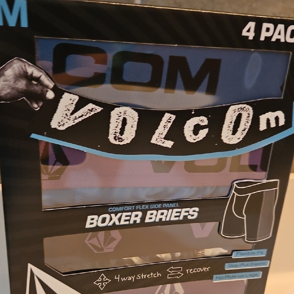 Volcom Multi-Color Boxer Briefs 4 Pack Size Medium - Picture 5 of 10